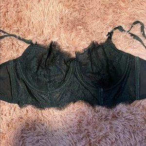 🔥3 for $25 Victoria’s Secret Black lace bustier.